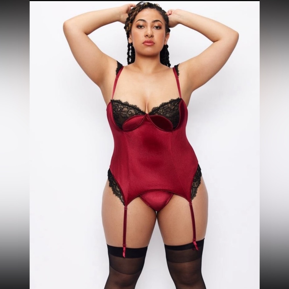 Frederick's of Hollywood Georgine Red Black Lace Thong Corset Set